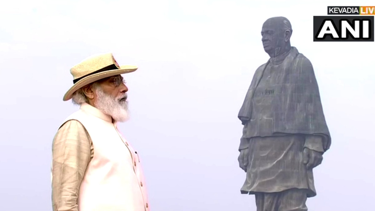 राष्ट्रीय एकता दिवसः  केवड़िया में दिखा राजपथ जैसा नजारा, देखें भव्य परेड की तस्वीरें.