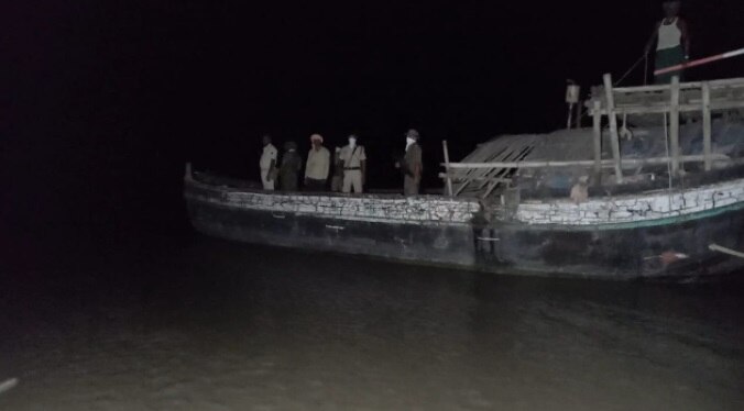 गंगा में दिन रात हो रही रिवर पेट्रोलिंग.