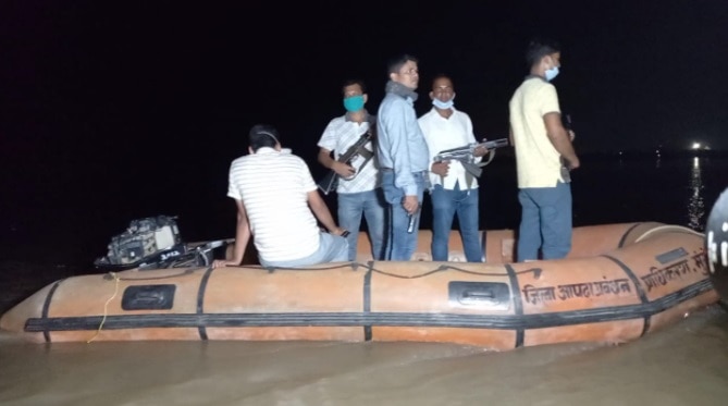 चुनाव के समय बढ़ जाती है हथियारों की डिमांड.