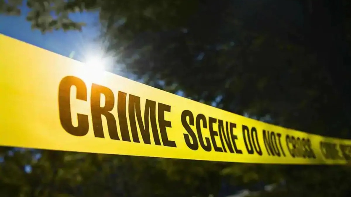 जिला पंचायत के एडिशनल सीईओ राजेंद्र यादव मृत पाए गए.