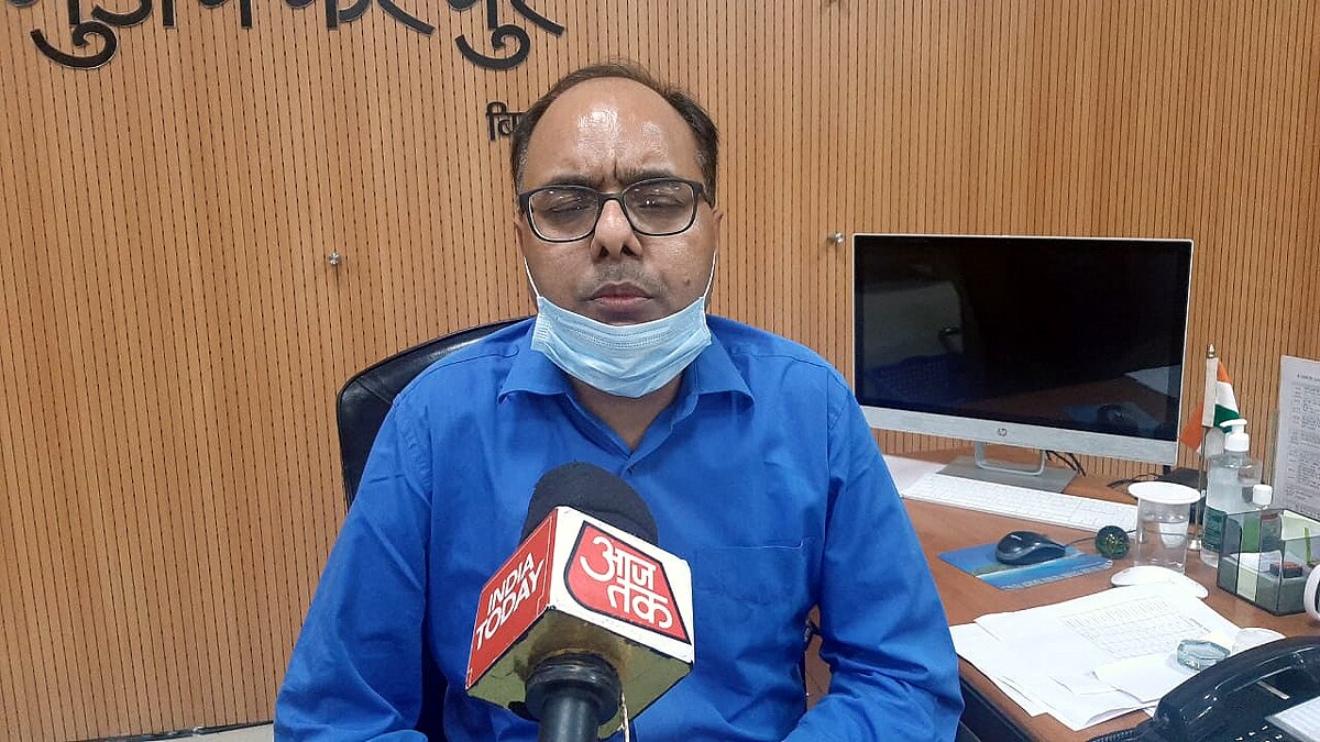 Villagers hostage animal husbandry department team