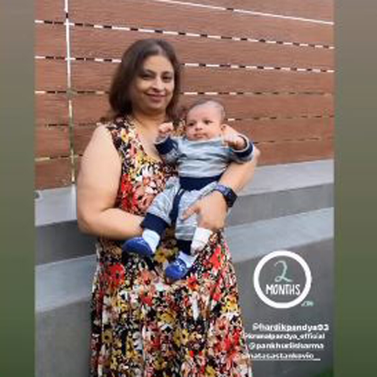 नल‍िनी पंड्या पोते अगस्त्य के साथ