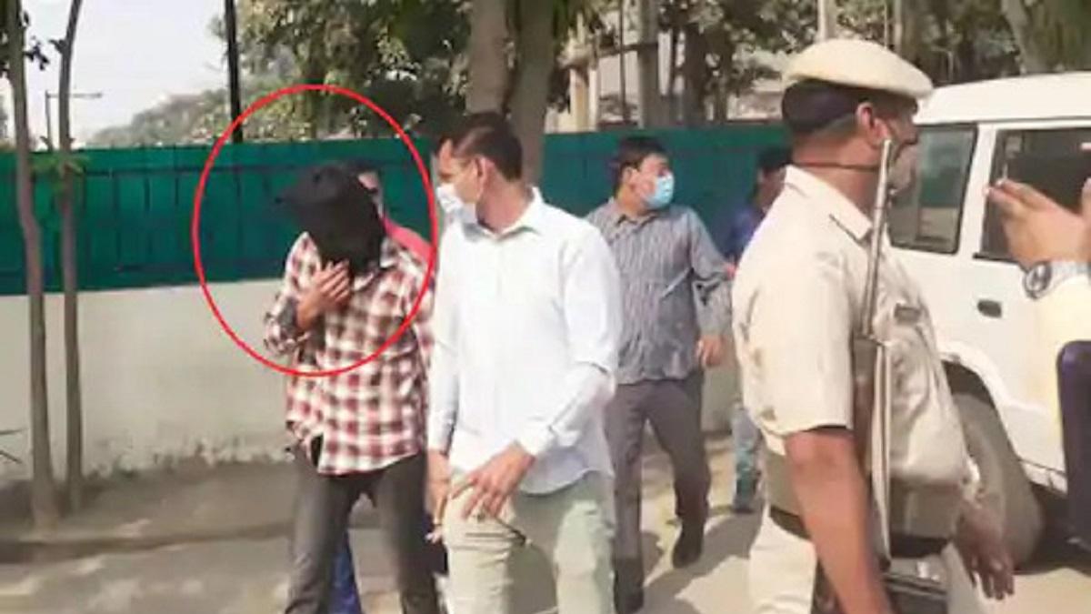 निकिता को गोली मारने वाला कौन है तौसीफ