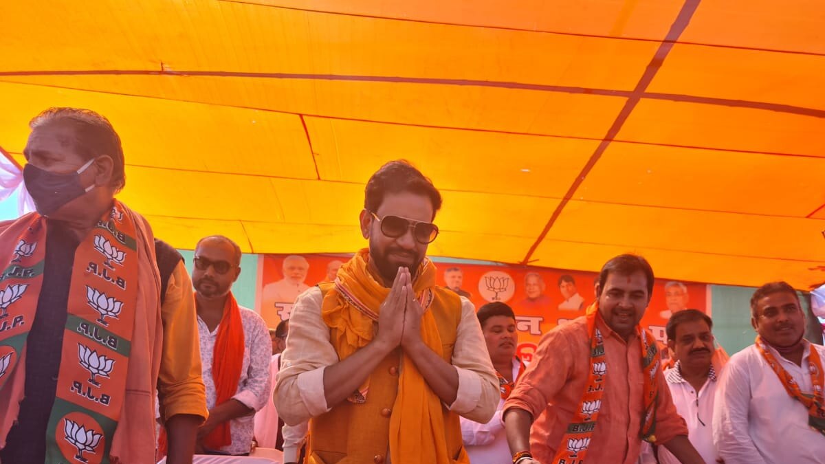 मीनापुर में थी पप्पू यादव की जनसभा.