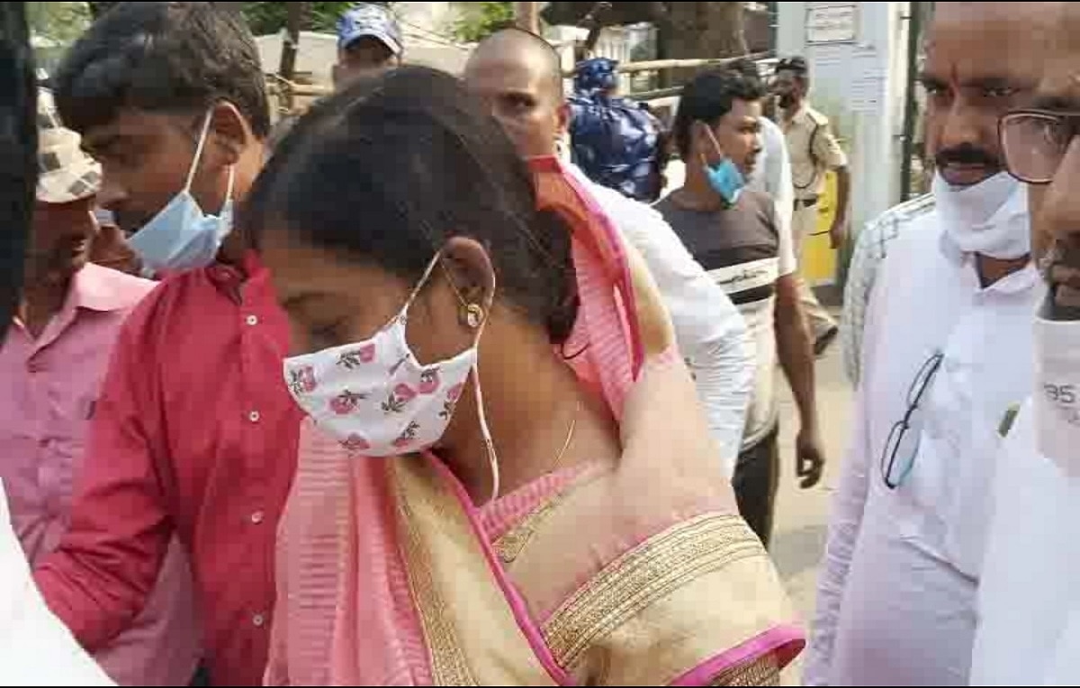 पति की मौत के 7 दिन बाद पत्नी ने संभाली कमान