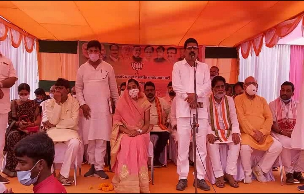 पति की मौत के 7 दिन बाद पत्नी ने संभाली कमान