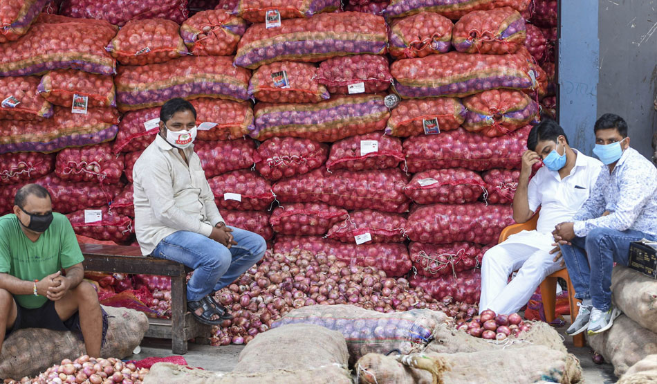 कौन कितना रखेगा प्‍याज 
