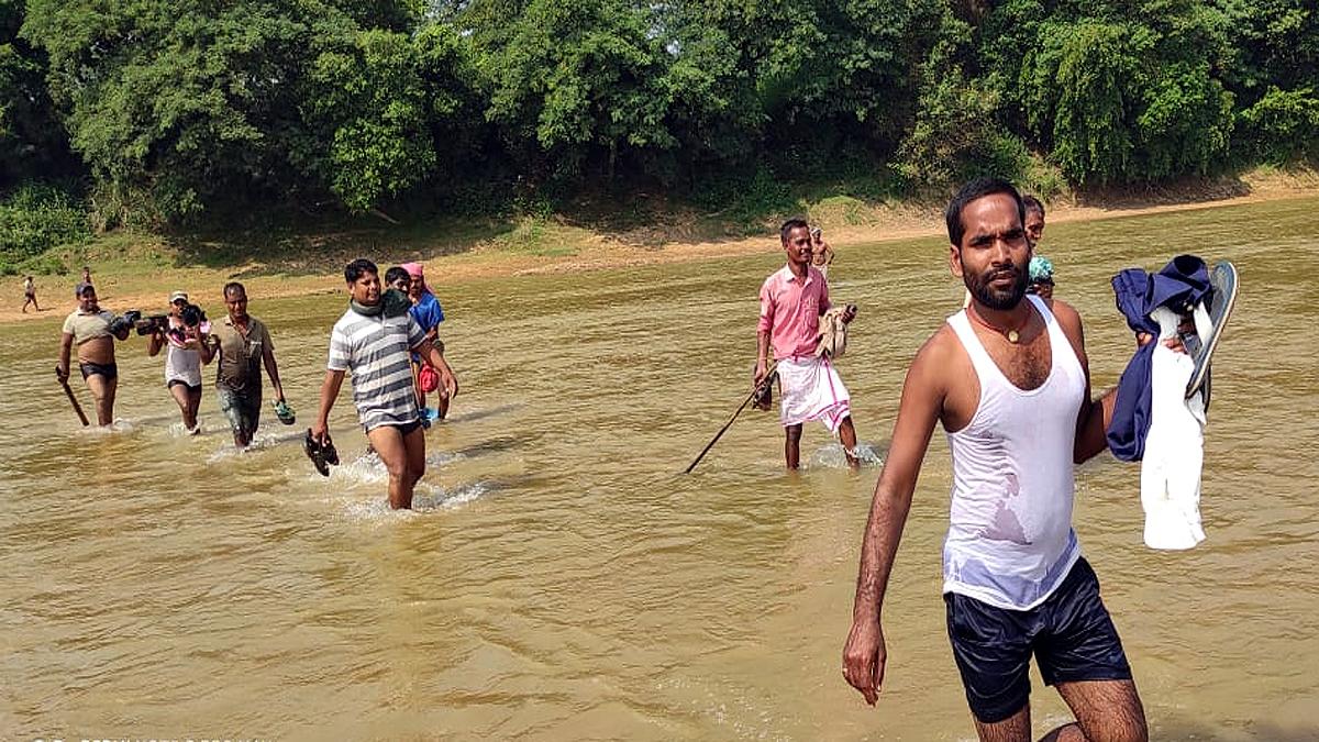 Police Raided illegal alcohol Factory in undergarments Bihar 