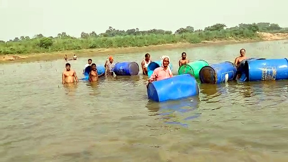 Police Raided illegal alcohol Factory in undergarments Bihar 