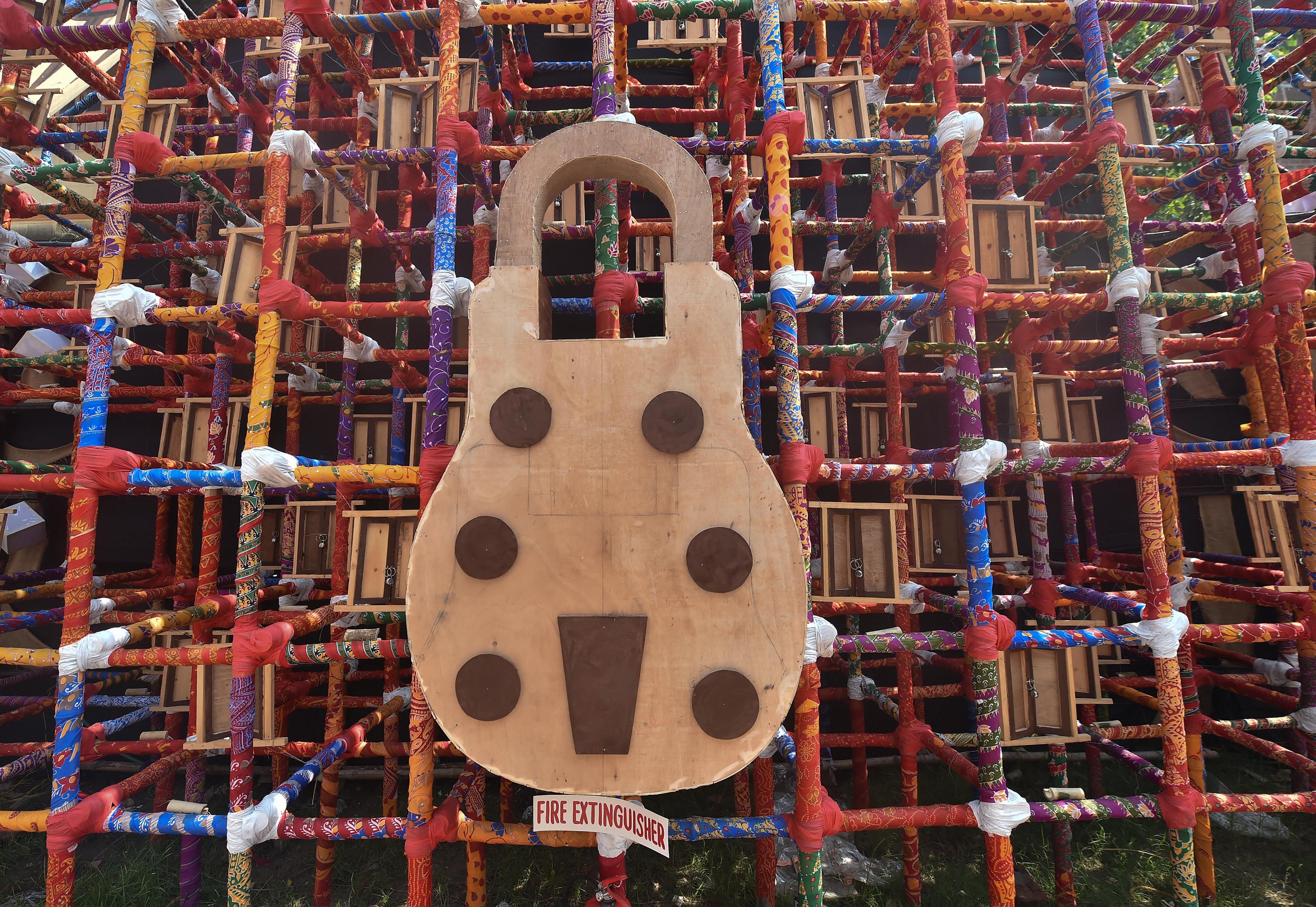 परिसर में संदिग्‍ध मामले या पुष्टि किए गए मामले में-