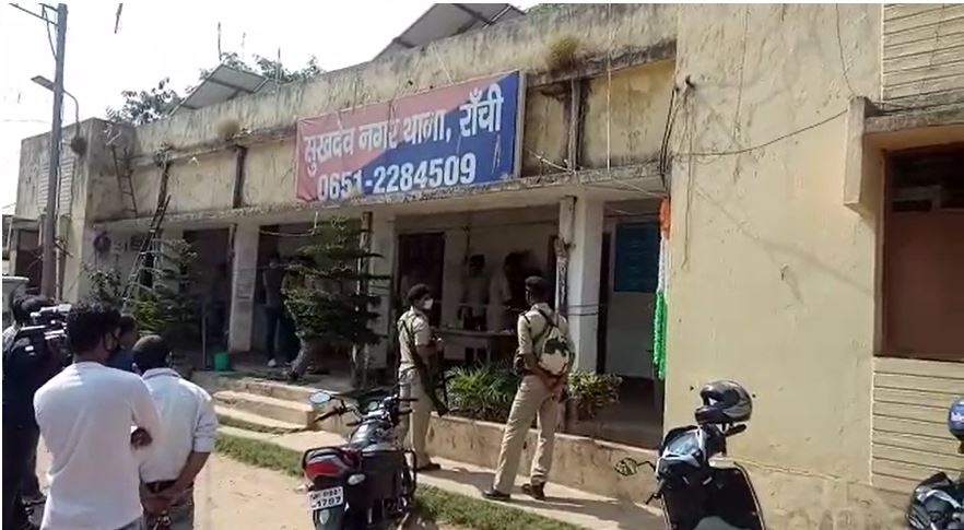 पुलिस की गिरफ्तर में नाबालिग आरोपी