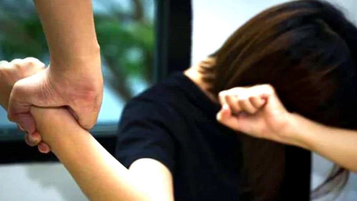 गैंगरेप के बाद ब्‍लैकमेल.