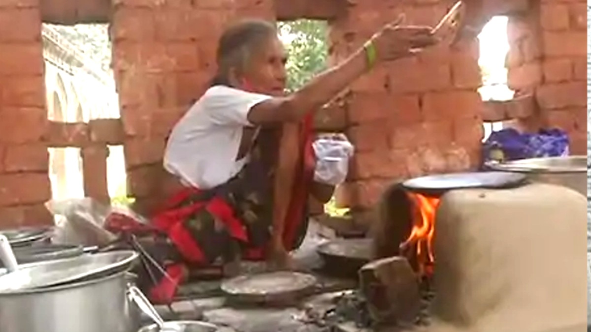 रोटी वाली अम्‍मा का इमोशनल वीडियो वायरल.