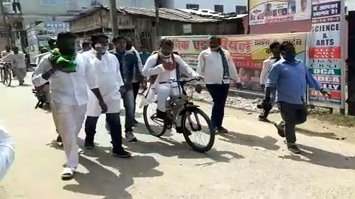 RJD contestant Alok Kumar Mehta Samastipur filled nomination drive cycle 
