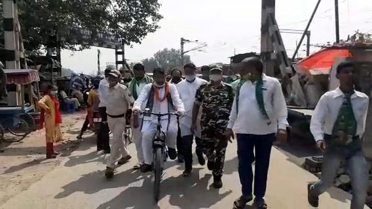 RJD contestant Alok Kumar Mehta Samastipur filled nomination drive cycle 