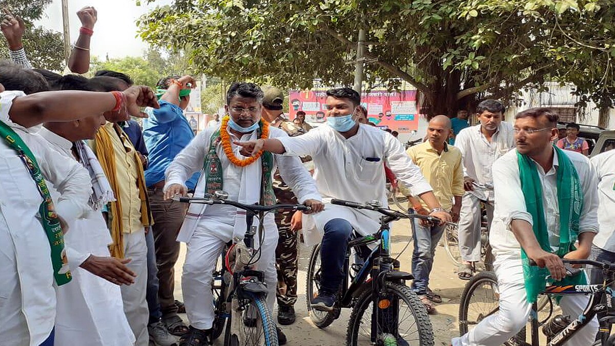 RJD contestant Alok Kumar Mehta Samastipur filled nomination drive cycle 
