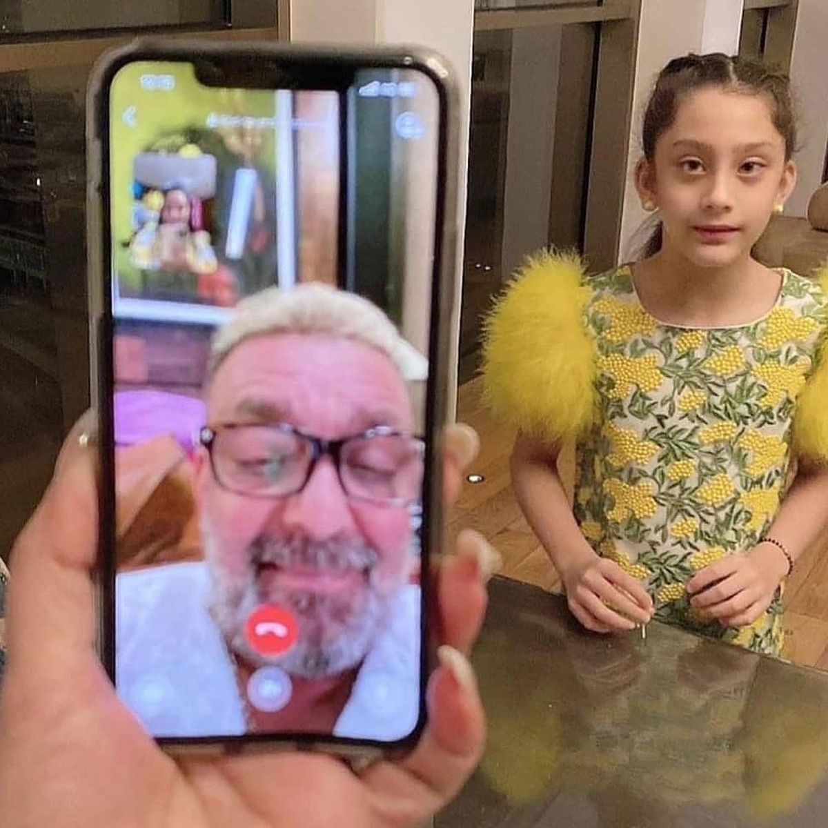 संजय दत्त और इकरा