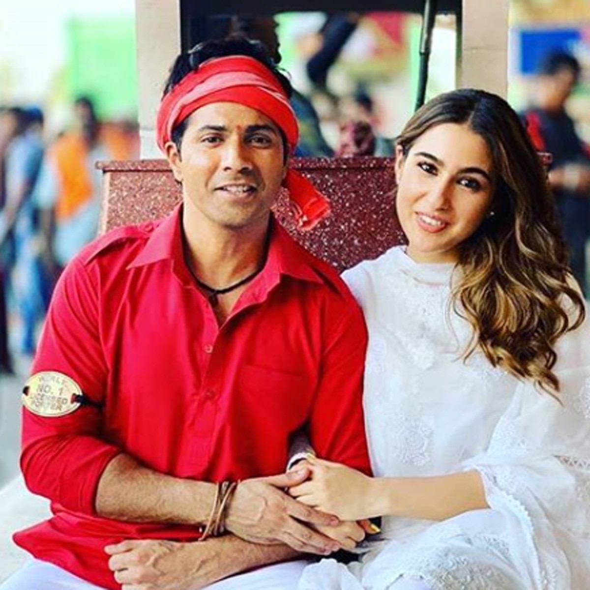 सारा-वरुण धवन (कूली नंबर 1)