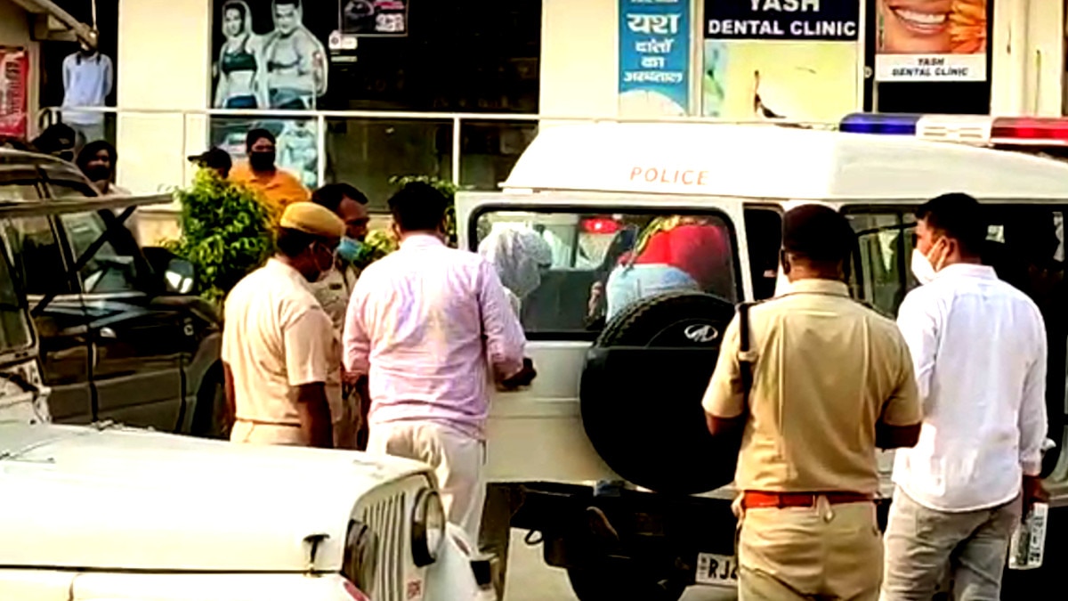 स्‍पा सेंटर में मसाज की जगह चल रहा था सेक्‍स रैकेट.