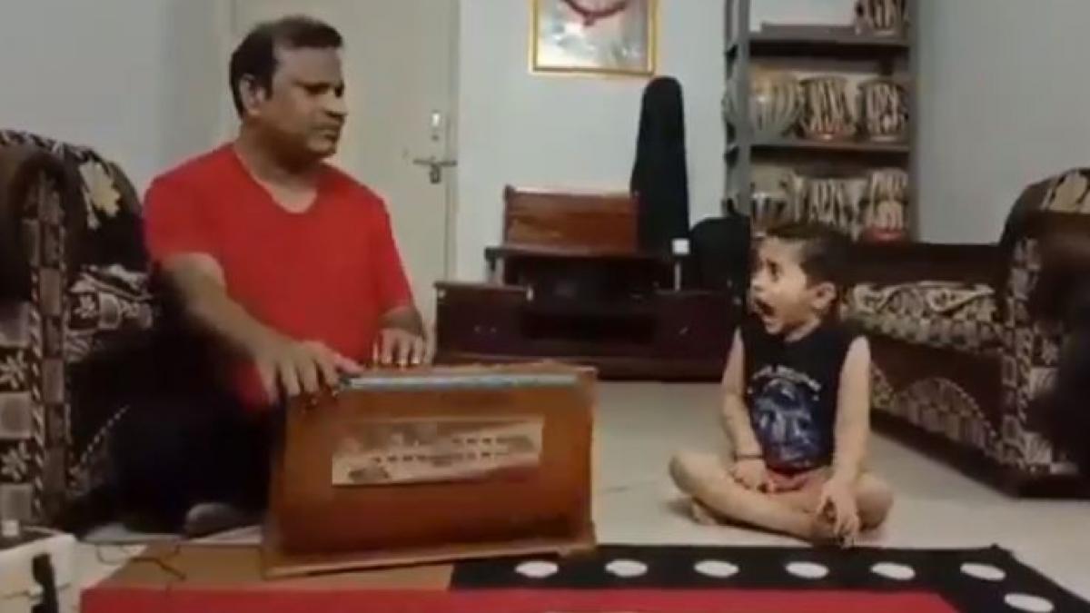 बच्चे के गाने का वीडियो वायरल