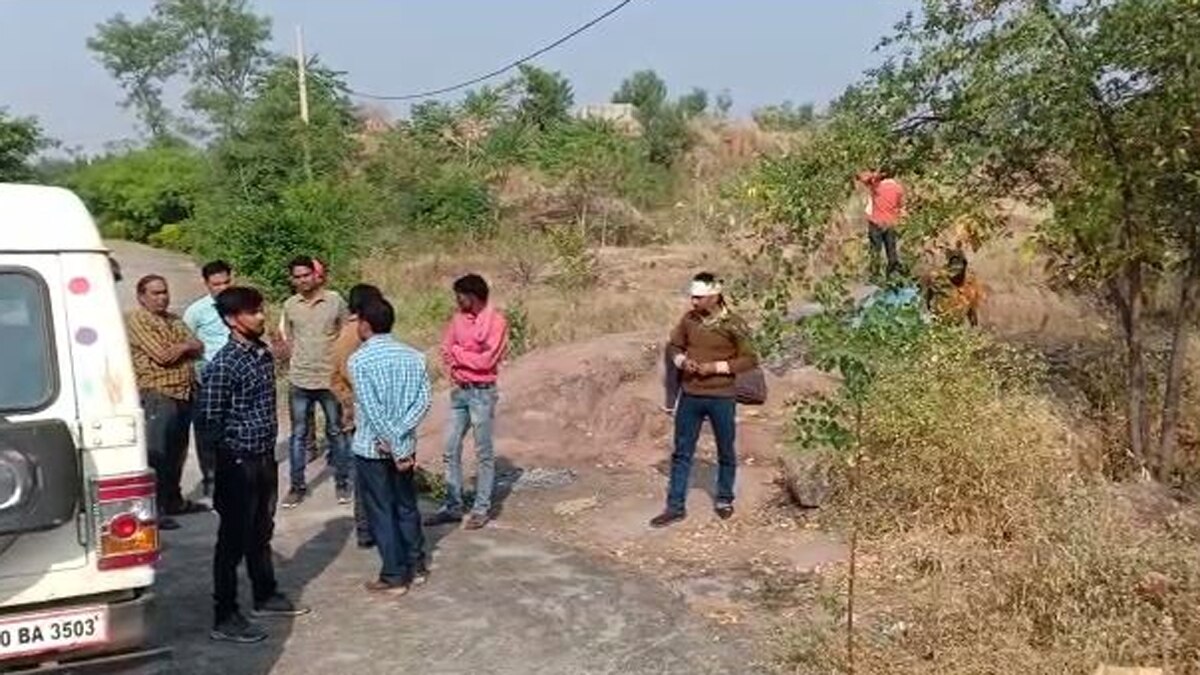 कन्या भोज से भगाए जाने पर किया आत्मदाह.