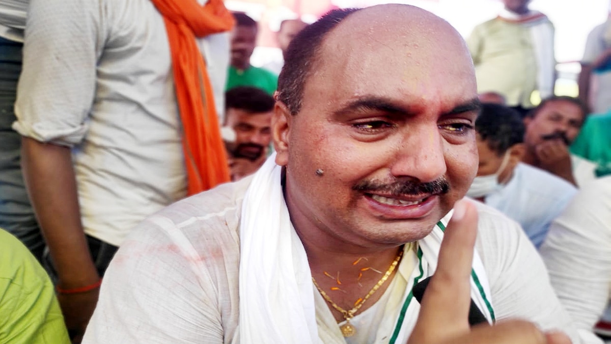RJD Leader Suresh Yadav Crying after Losing Ticket