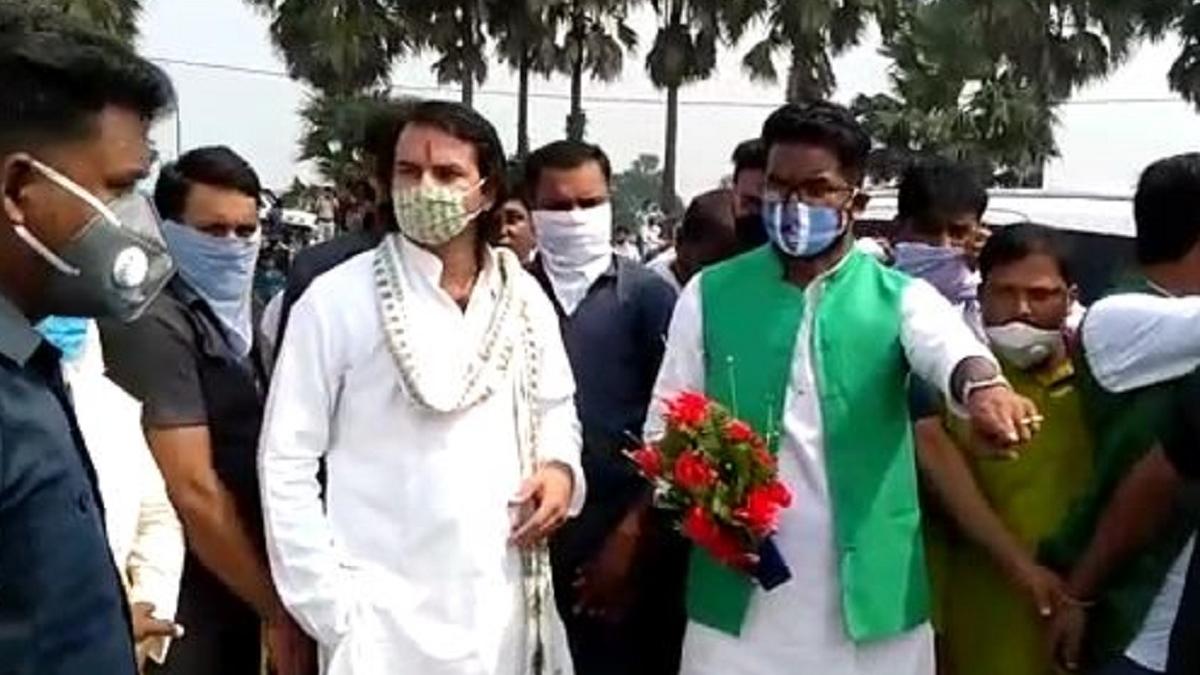 इतनी संपत्ति के मालिक हैं तेज प्रताप