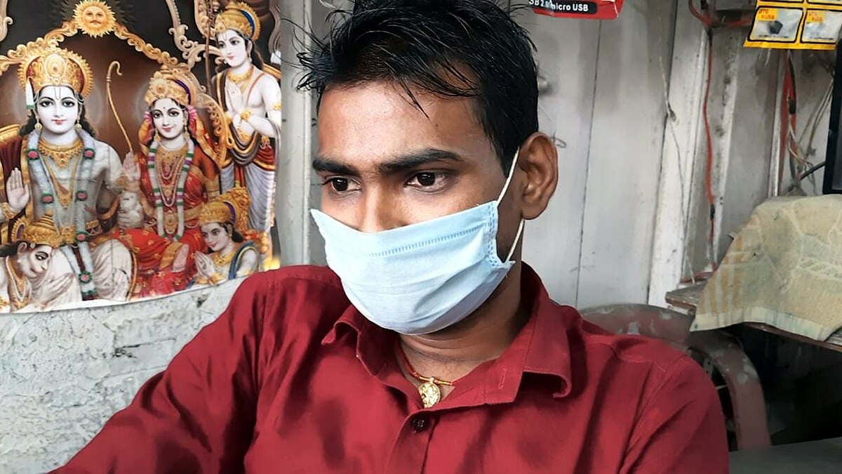 Why Tejaswi Yadav hit by Slippers thrown by Specially Disabled man