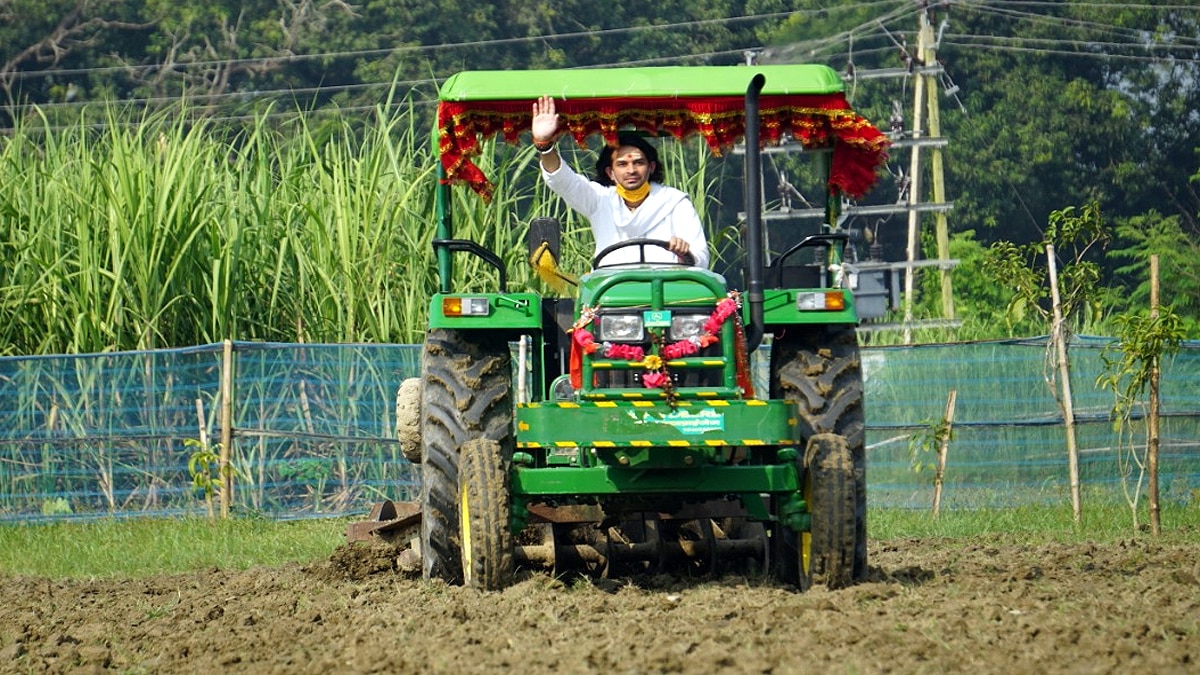 Different campaigning Styles of Tejpratap Yadav