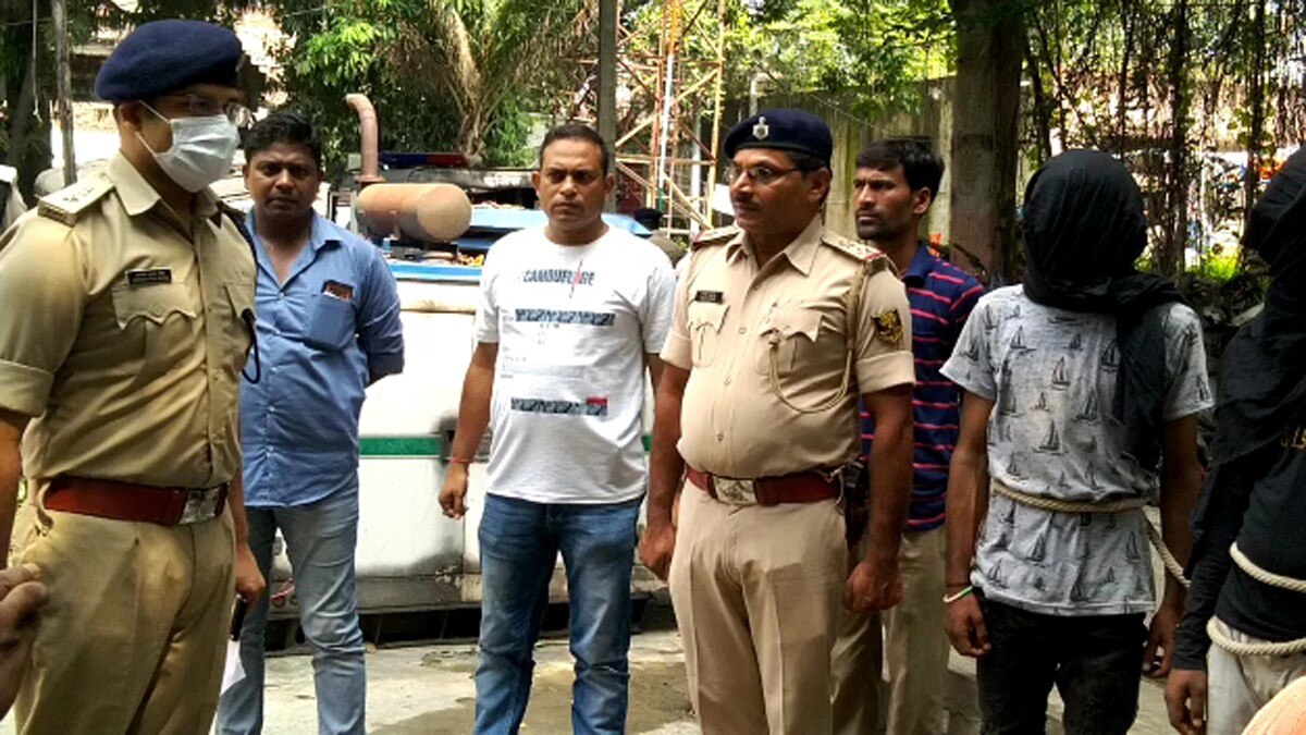 लूट की वारदात को अंजाम देने से पहले दबोचे गए छह बदमाश (फोटो आजतक)