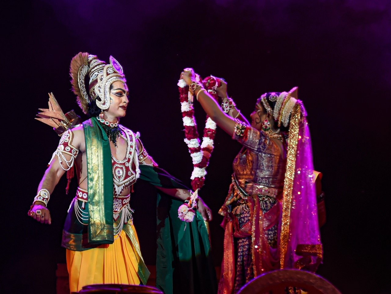 खाने-पीने की वस्‍तुएं और पेय पदार्थ उपलब्‍ध कराने के लिए दिशानिर्देश-