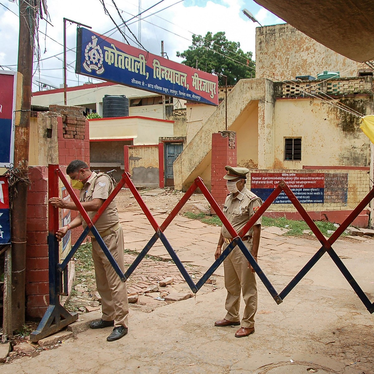 Mirzapur season 2 vs real Mirzapur