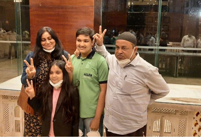 NEET AIR 1 Topper Shoyeb Aftab with family