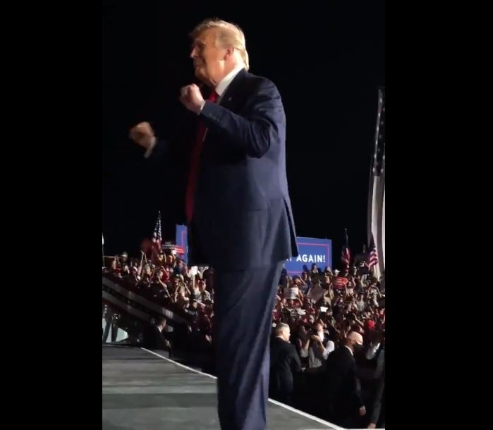 डोनाल्ड ट्रंप ने किया डांस