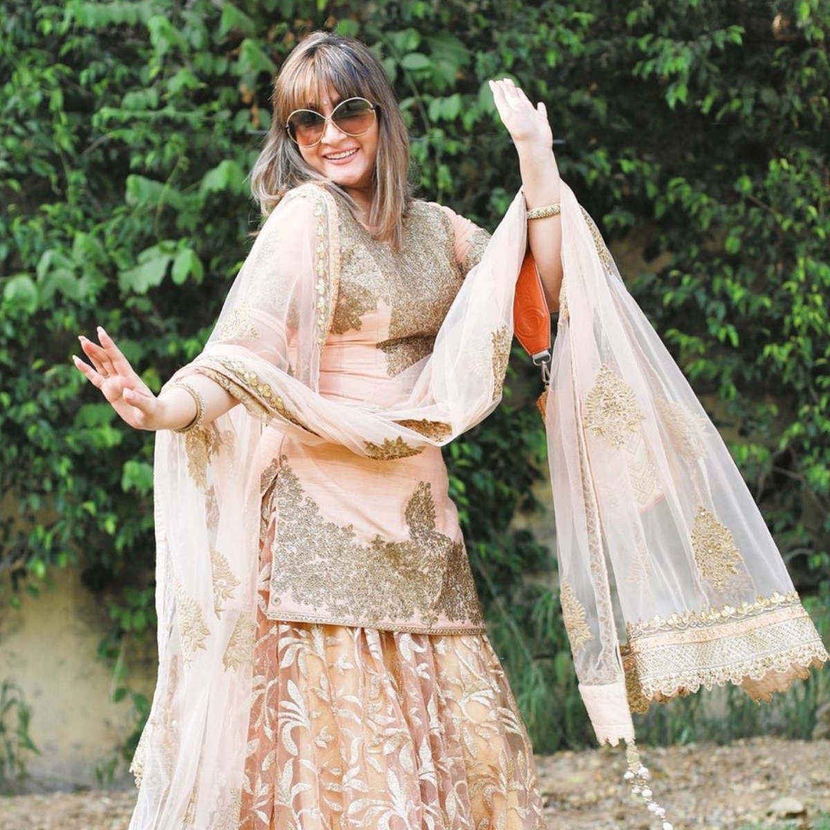 उर्वशी ढोलकिया-नेहा कक्कड़