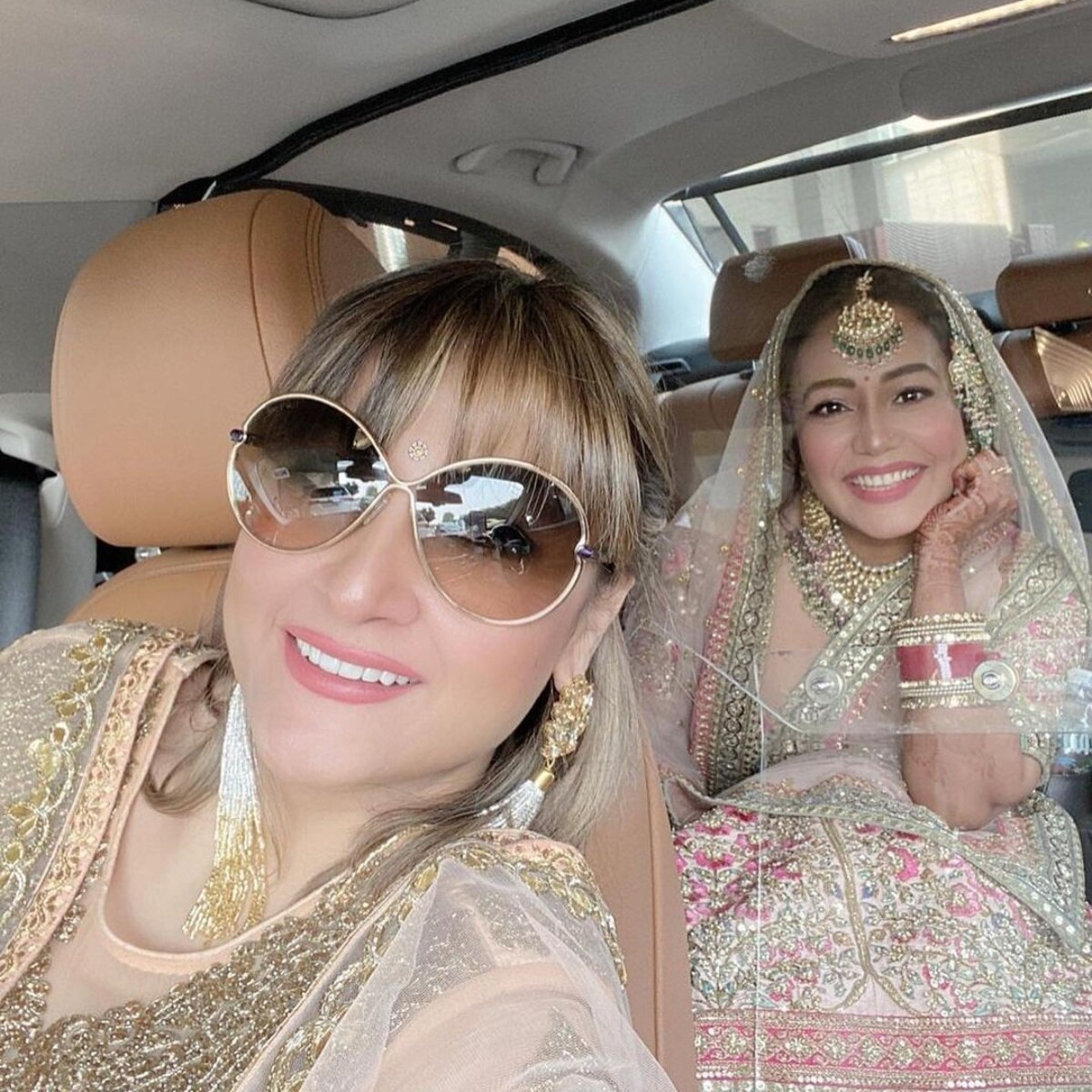 उर्वशी ढोलकिया-नेहा कक्कड़