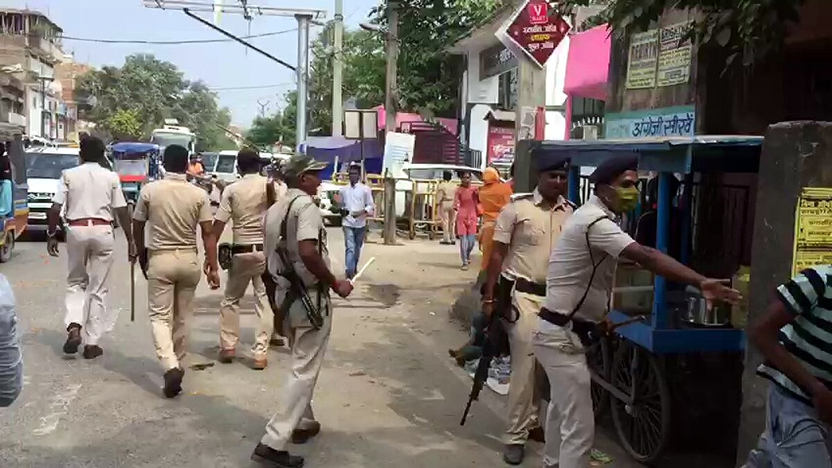 Police Lathi Charge in Hajipur During Nomination on Supporters Bihar Election