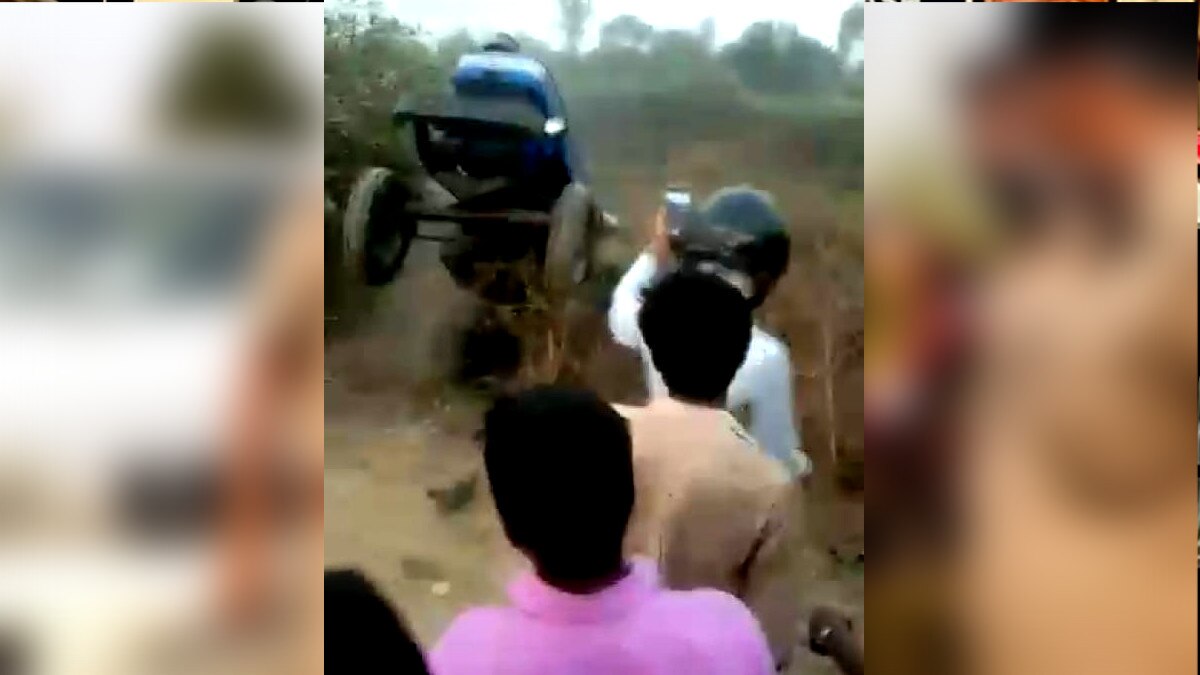 10 हजार की शर्त में हार गया जिंदगी, टीले पर चढ़ाना चाहता था ट्रैक्टर. 10 हजार की शर्त में हार गया जिंदगी, टीले पर चढ़ाना चाहता था ट्रैक्टर.