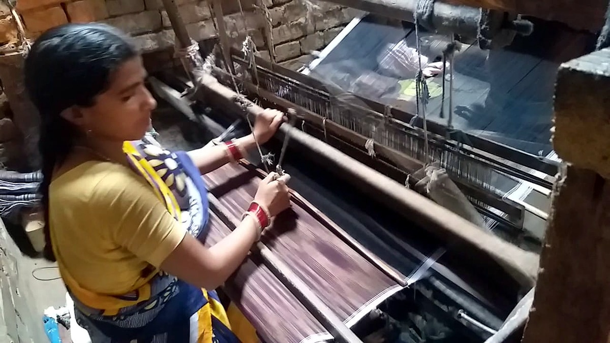 Patna handloom worker angry on leaders of Bihar election