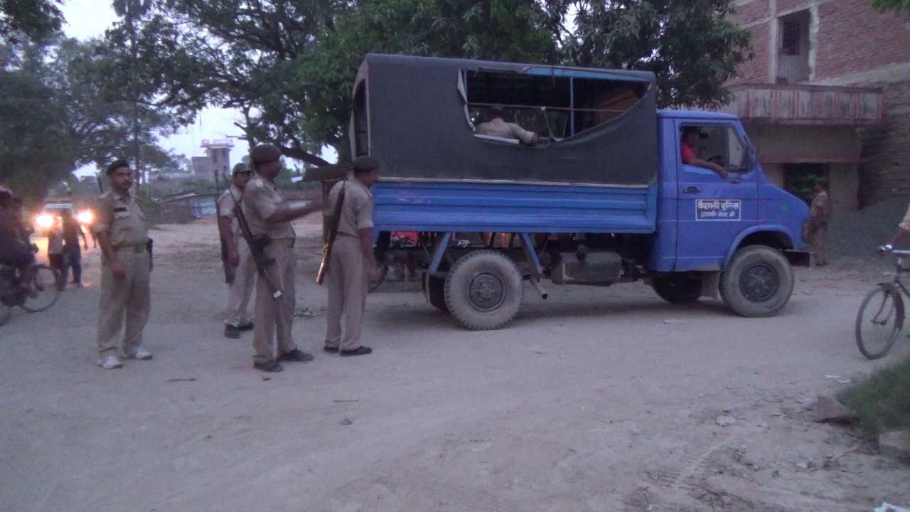 पुलिस टीम पर हमला