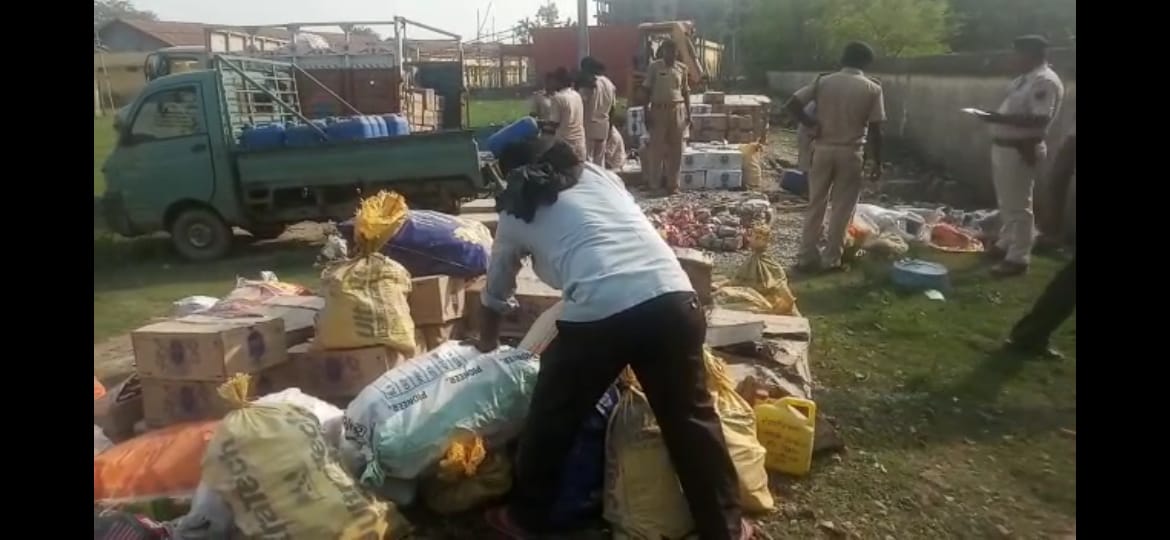पुलिस ने 45 लाख की शराब पर चलाया बुलडोजर