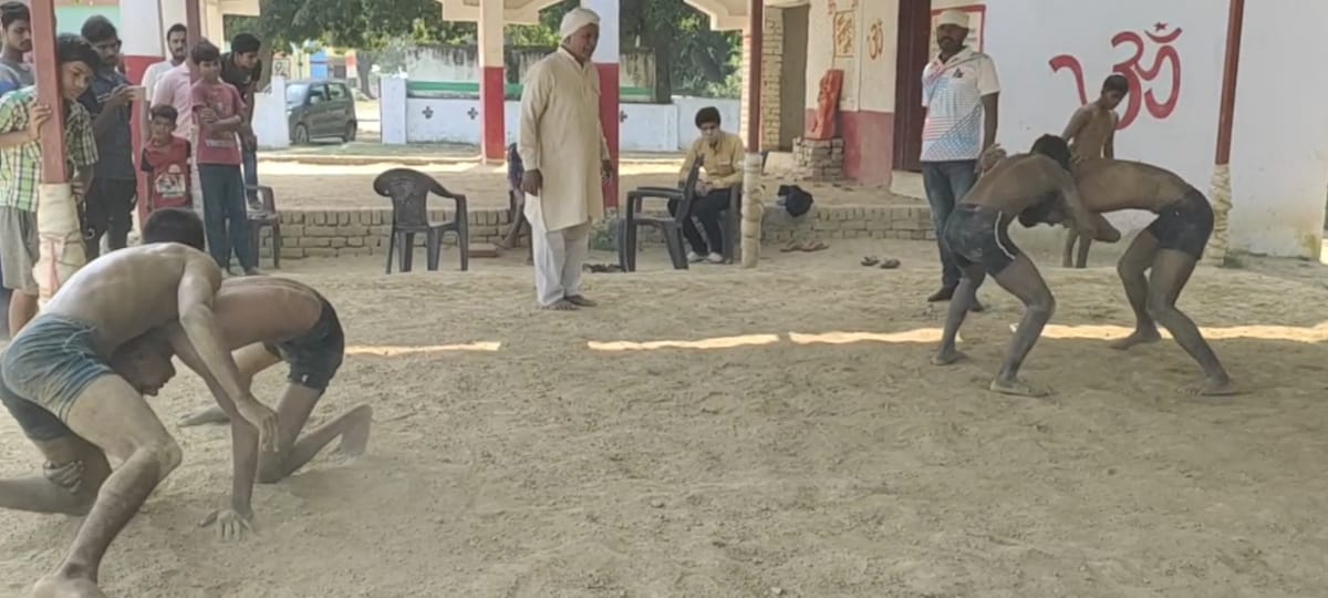 खेत गिरवी रखकर बनवाया अखाड़ा