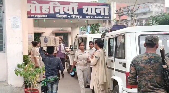 ट्रक में चावल के बोरे के नीचे छिपाई शराब