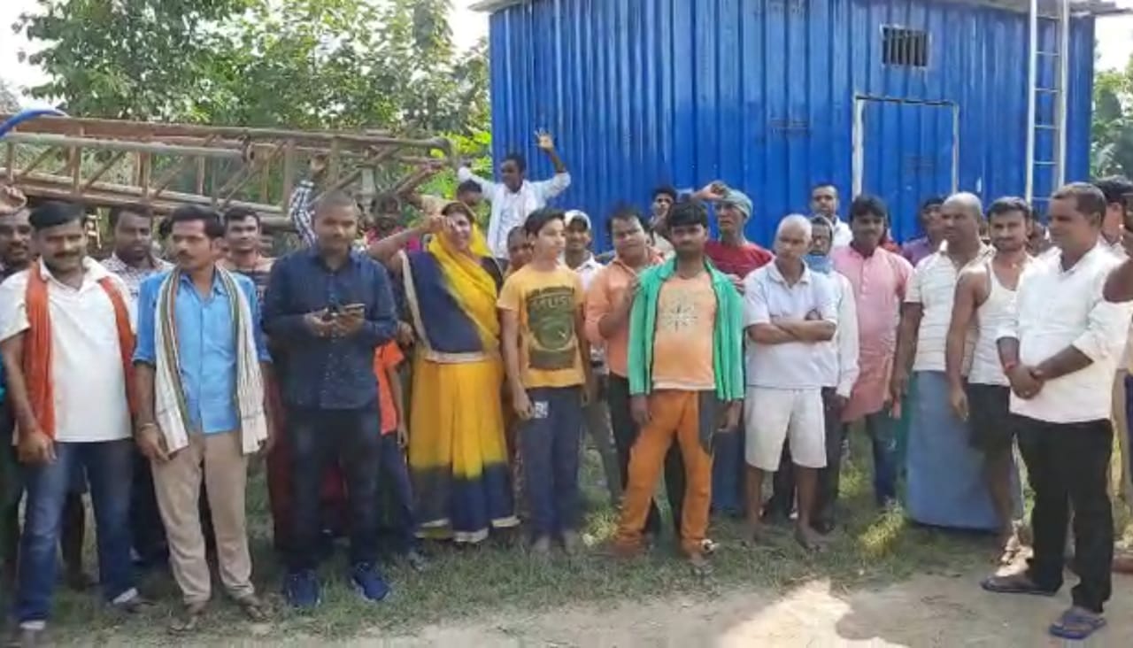 वोटिंग शुरू होते ही बहिष्कार का ऐलान