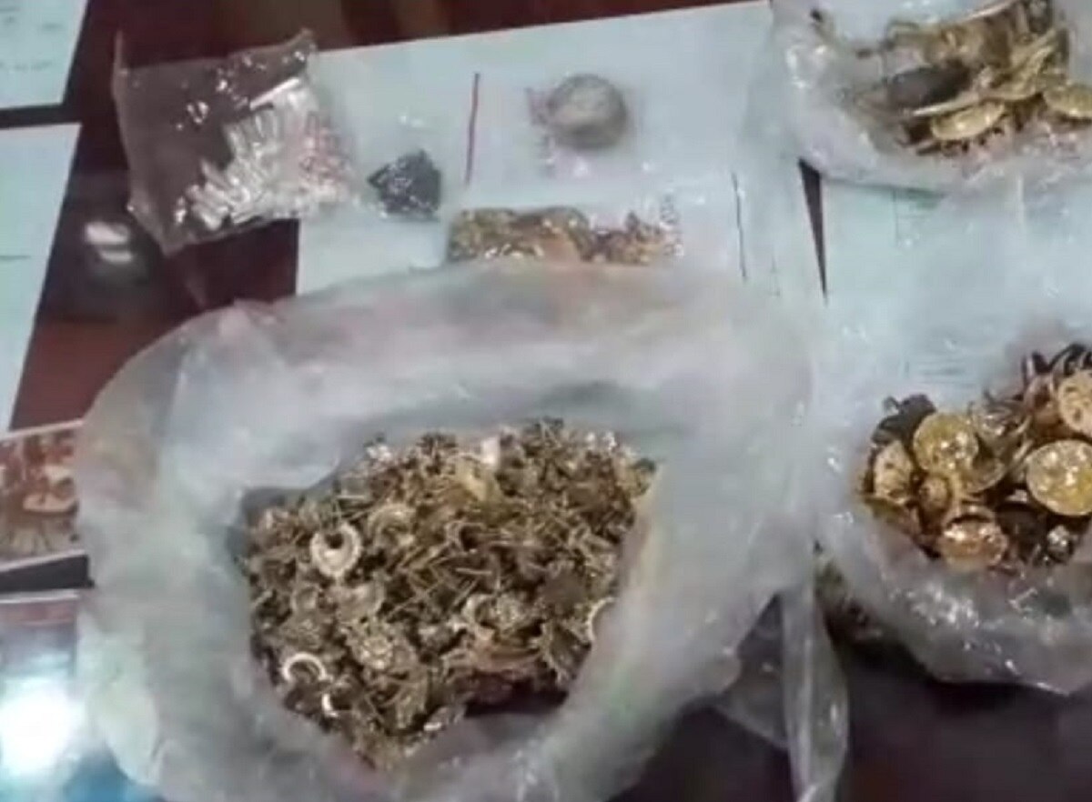 दो भाइयों के बैग से निकला एक करोड़ का सोना