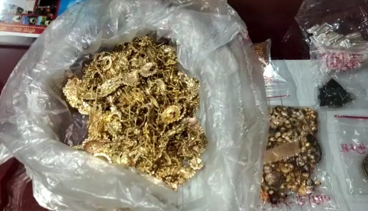 दो भाइयों के बैग से निकला एक करोड़ का सोना