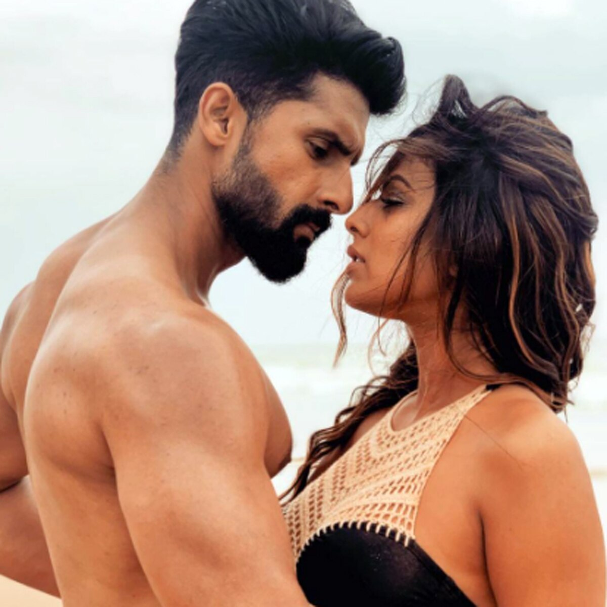 निया शर्मा