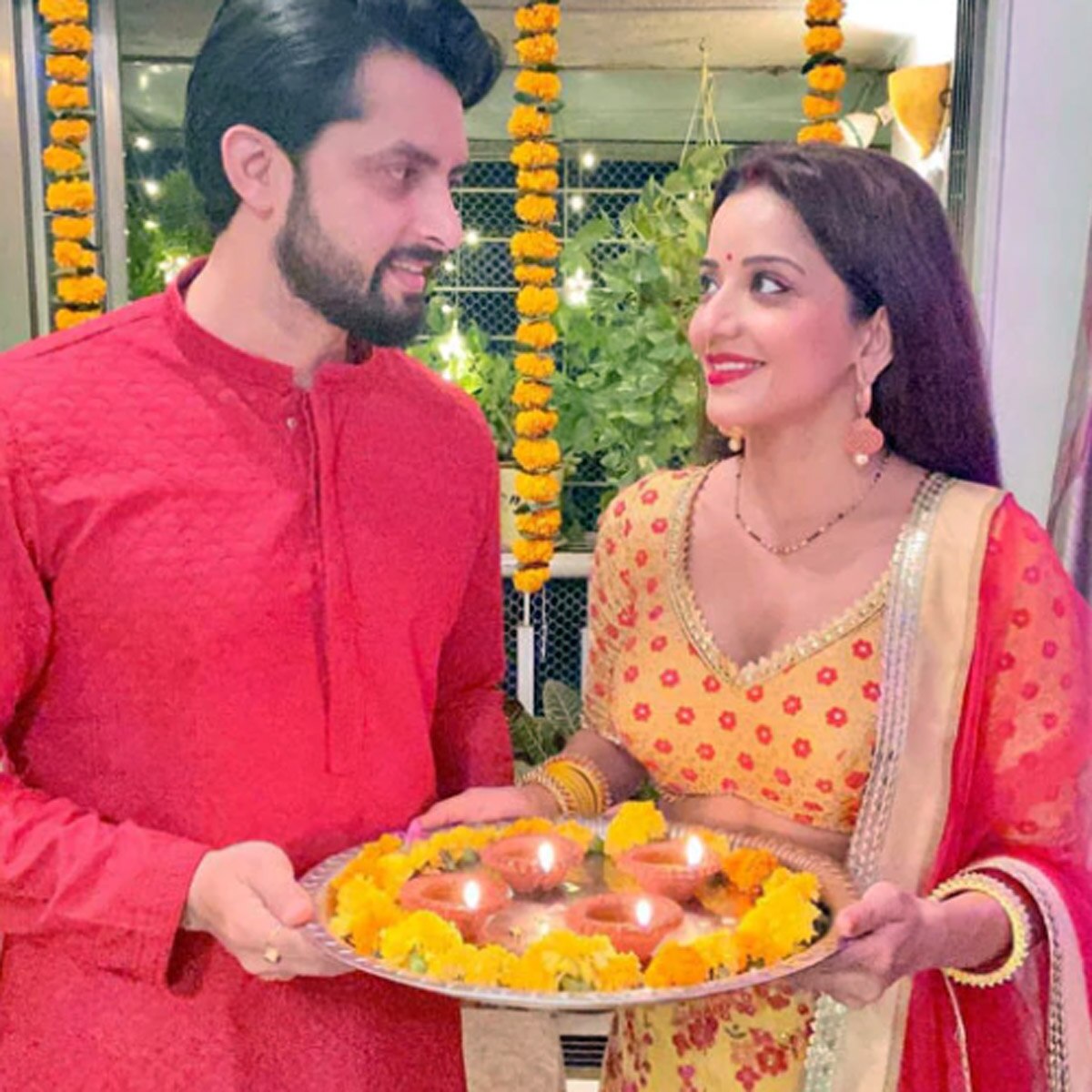 भोजपुरी एक्ट्रेस मोनालिसा