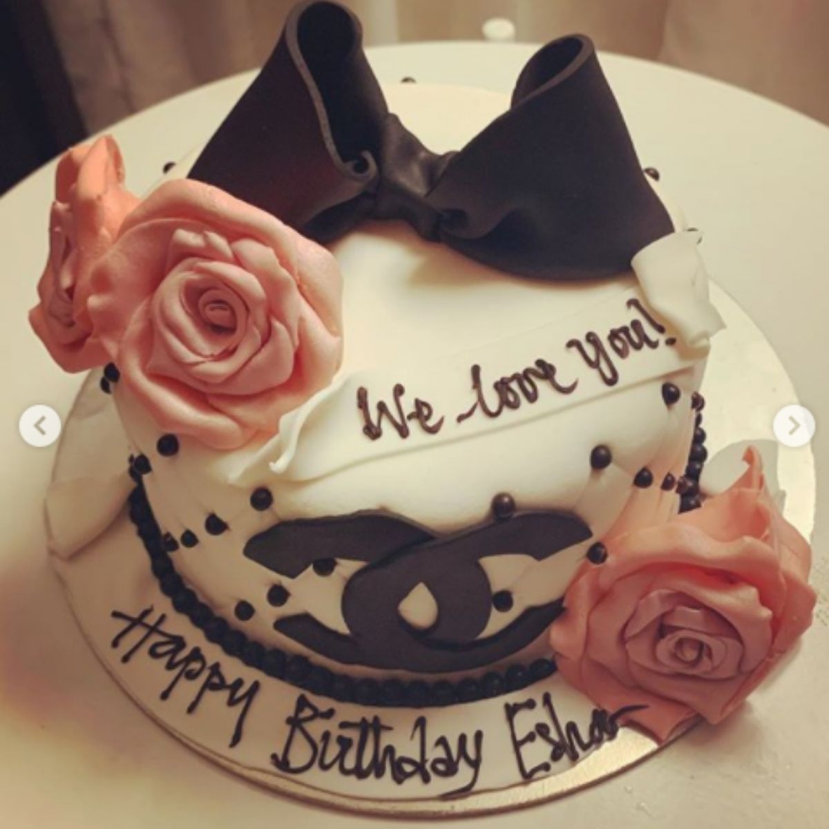  ईशा देओल के जन्मदिन पर ईशा का केक 