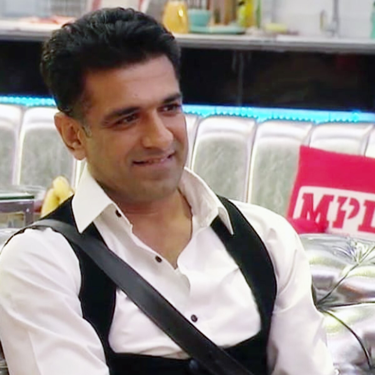 एजाज खान 